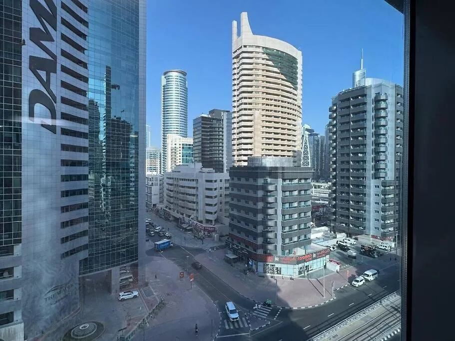 Stylish Studio With Stunning Dubai Marina View