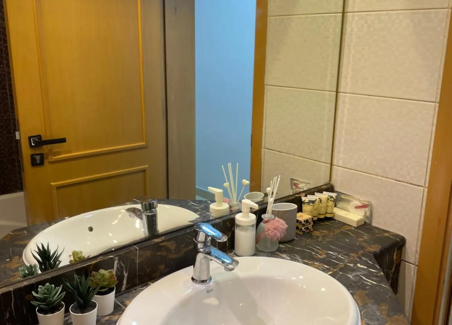 Stylish Studio With Stunning Dubai Marina View United Arab Emirates